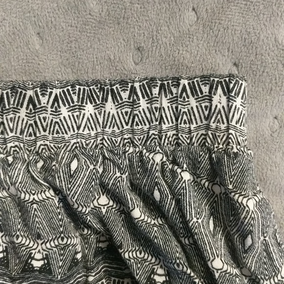 Kiva Mini Circle / Skater Skirt Size Small - Picture 4 of 8